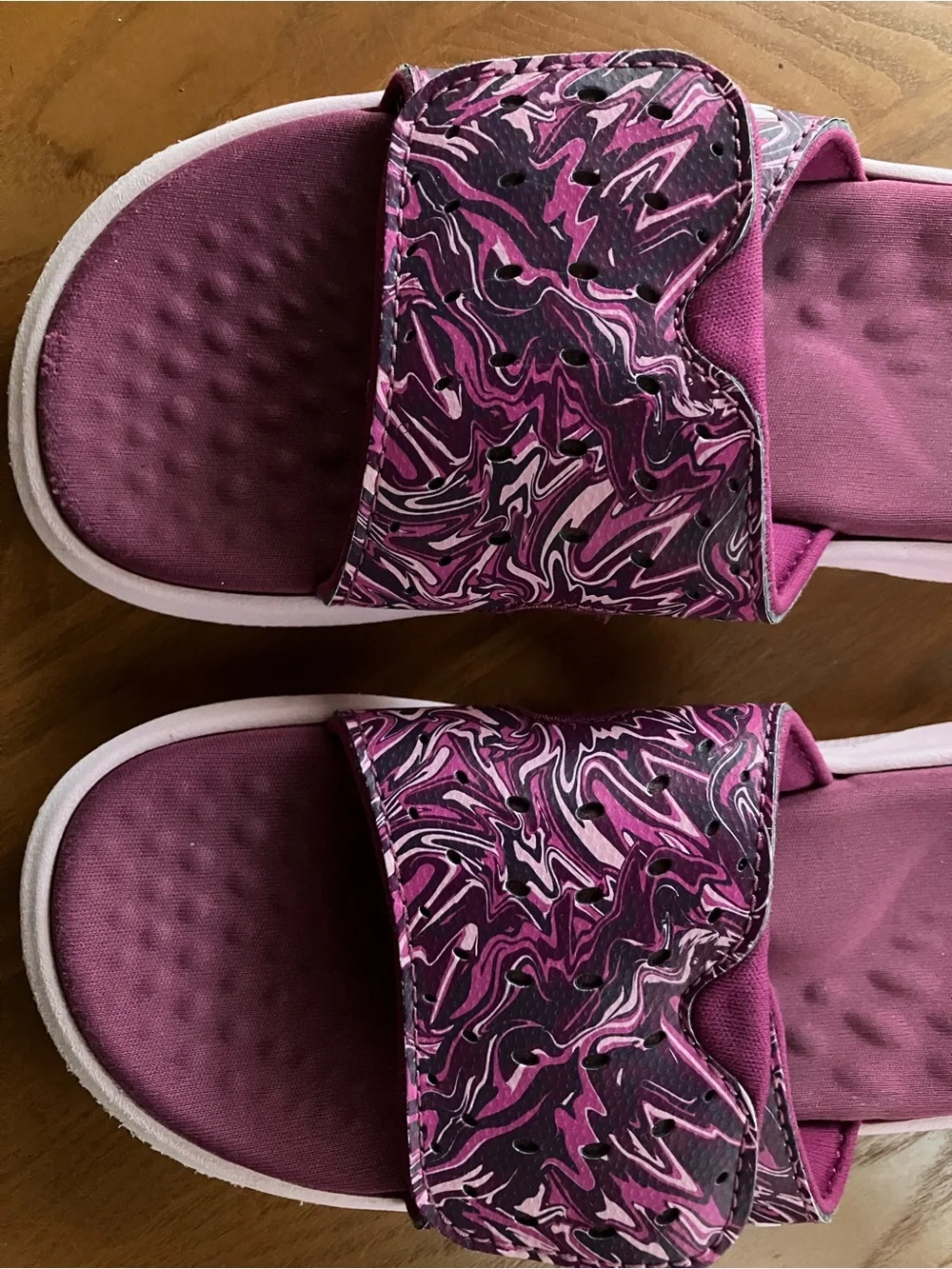 Kids 1Y Under Armour Maroon White and Pink Ignite Pro Graphic Slide Sandals